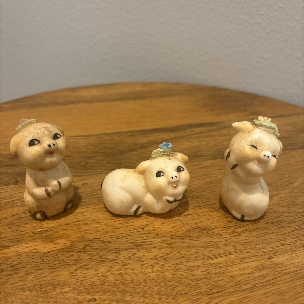 CUTE! Vintage Porcelain Pig Figurines~Made in Taiwan~Set of 3~Small